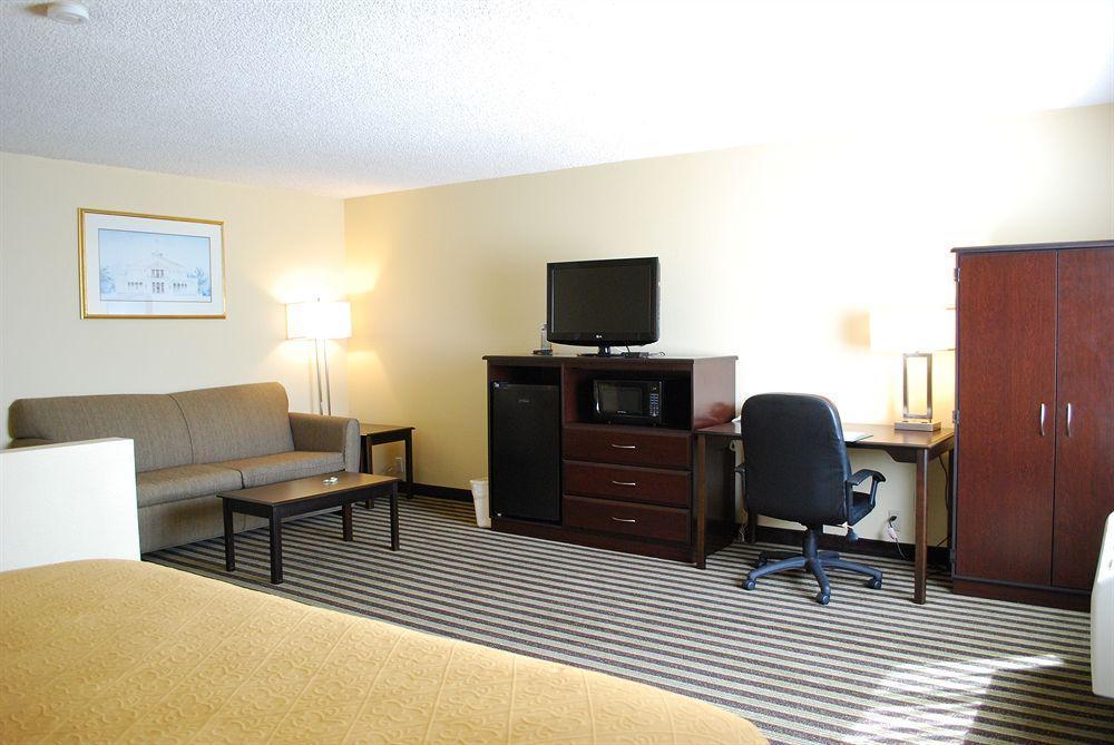 Quality & - Hazel Dell Hotel Vancouver