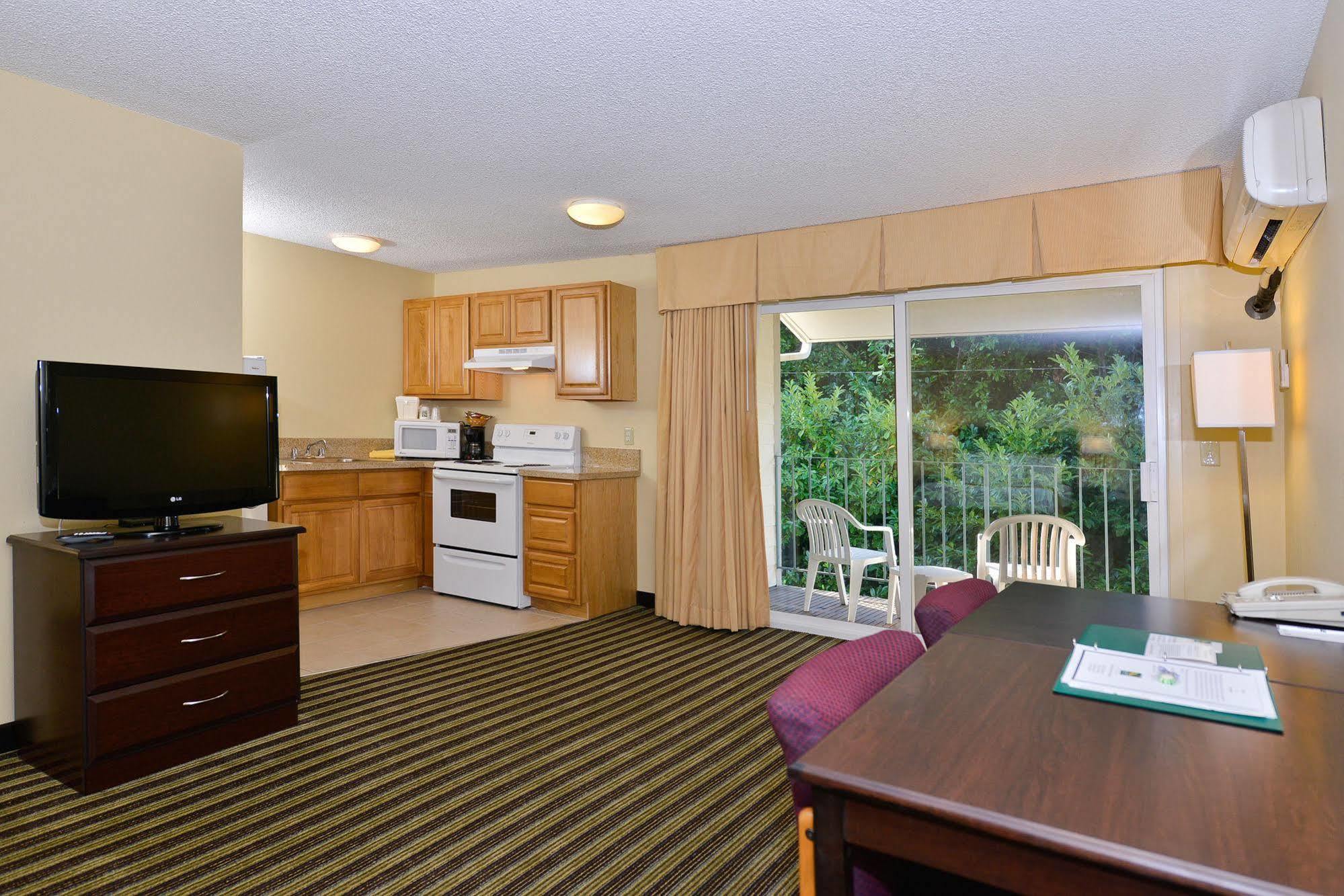 Quality & - Hazel Dell Hotel Vancouver