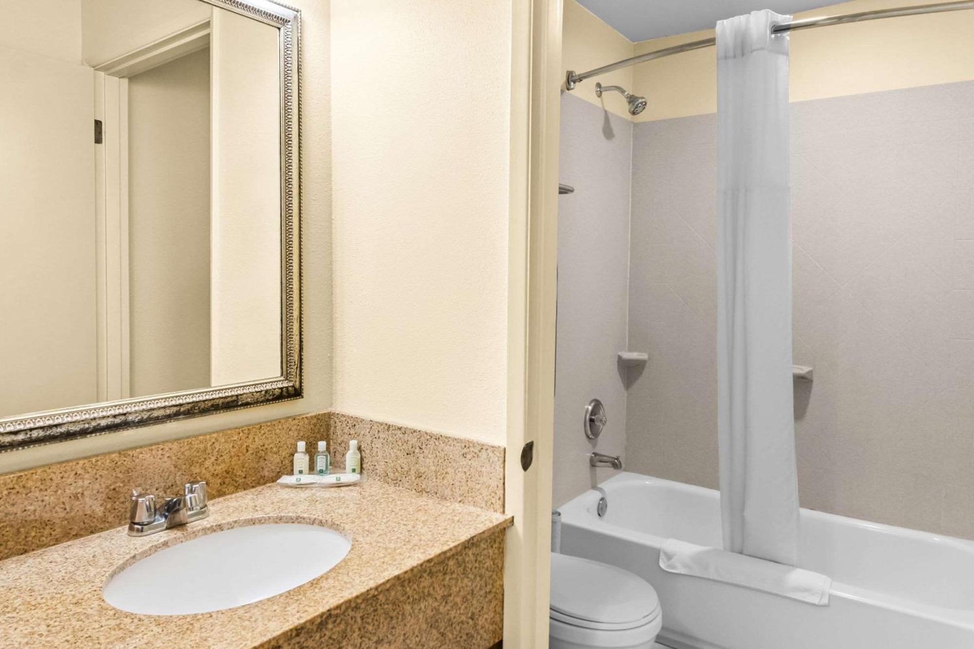 Hotel Quality & - Hazel Dell 2*